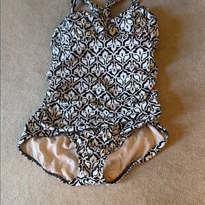 Lands' End Black and White Printed One-Piece Swimsuit
